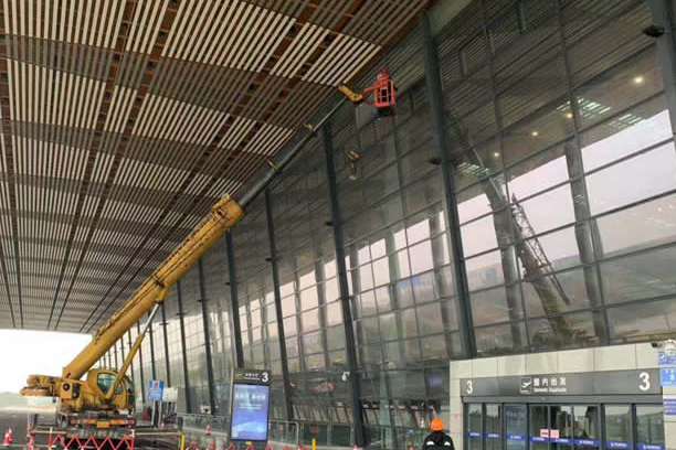 孝南玻璃幕墙维护和保养